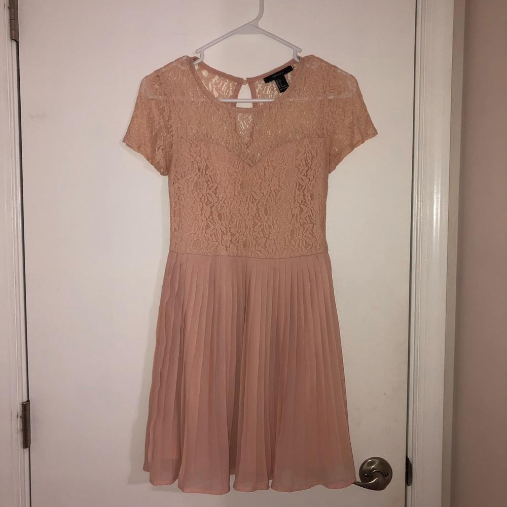 Cute blush pink dress!